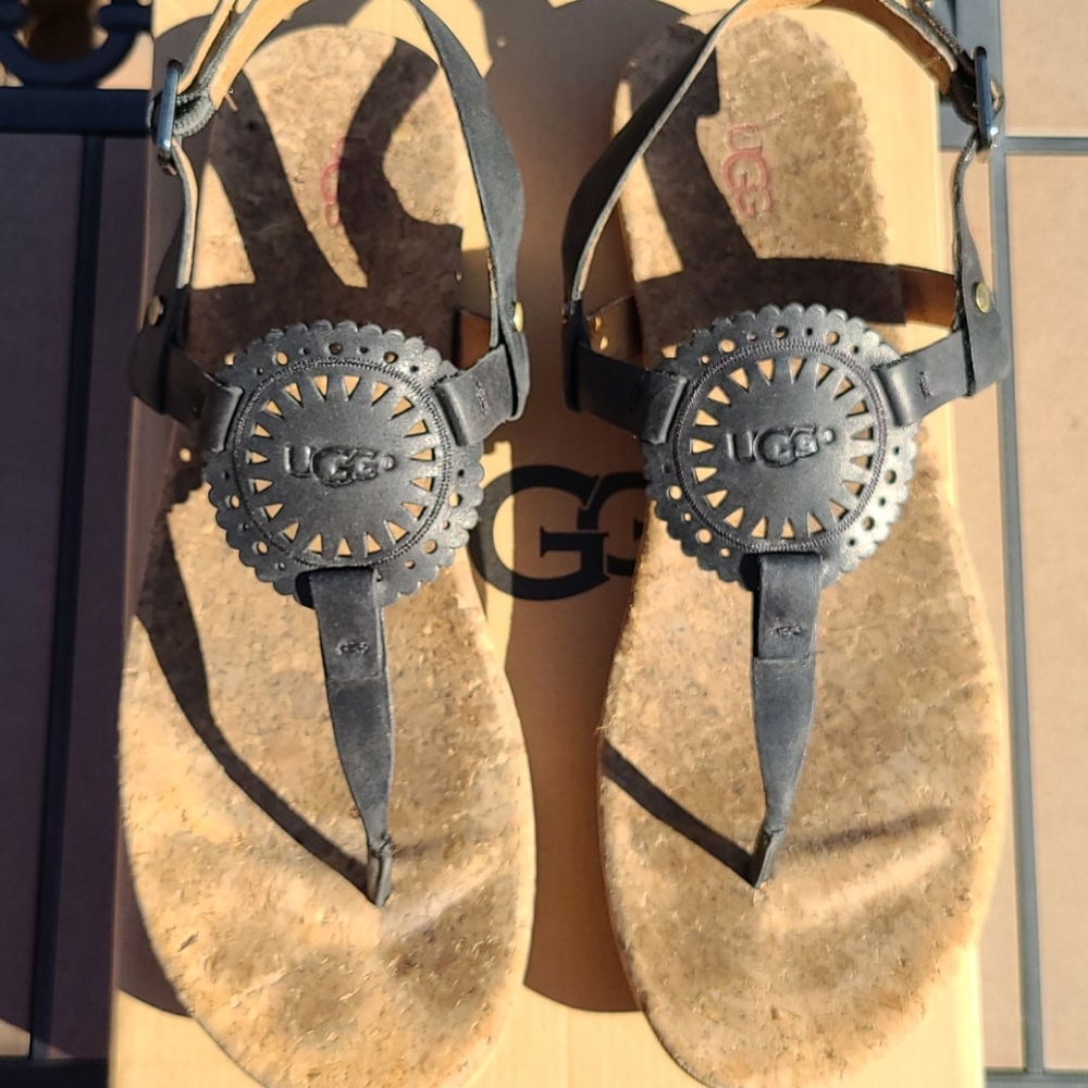 UGG Sandles